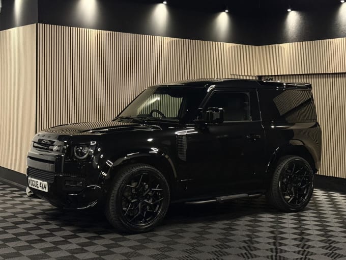 2025 Land Rover Defender 90