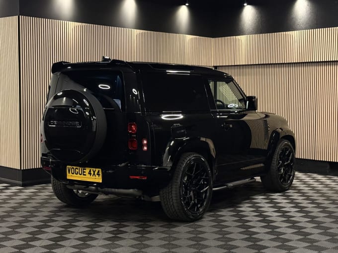2025 Land Rover Defender 90
