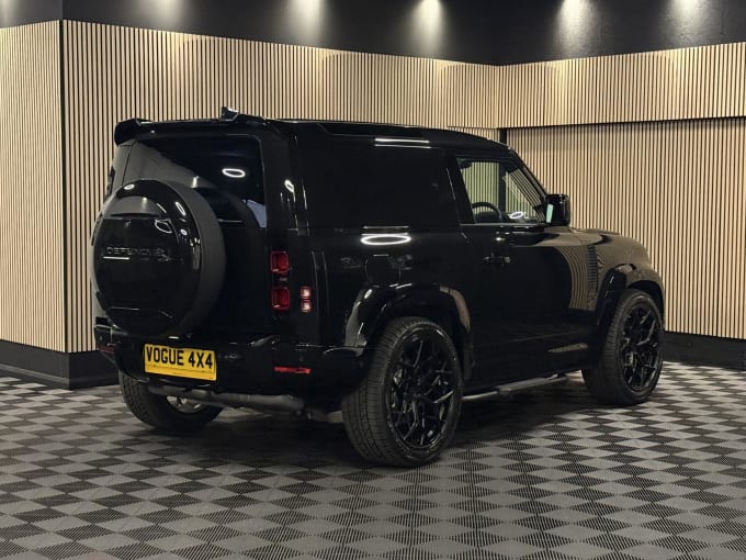 2025 Land Rover Defender 90