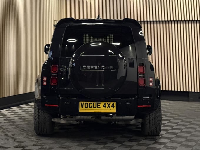 2025 Land Rover Defender 90