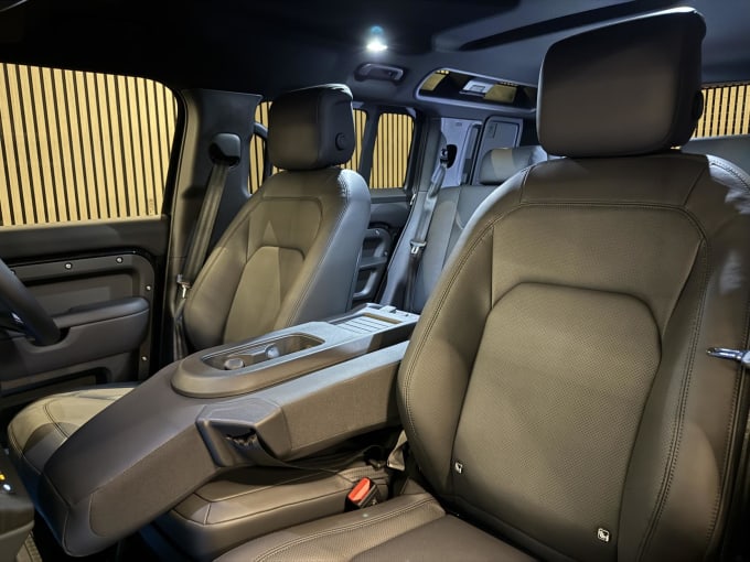 2025 Land Rover Defender 110