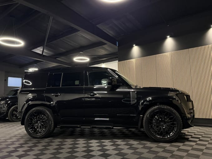 2025 Land Rover Defender 110
