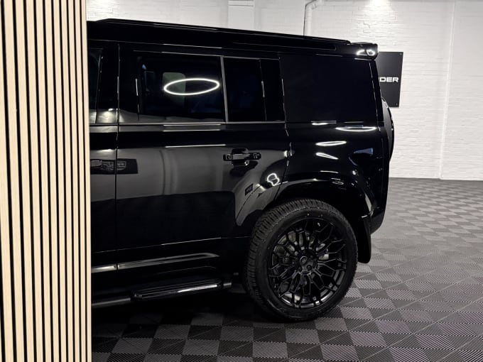 2025 Land Rover Defender 110