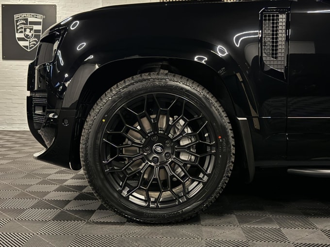 2025 Land Rover Defender 110