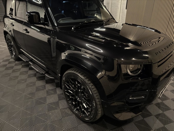 2025 Land Rover Defender 110