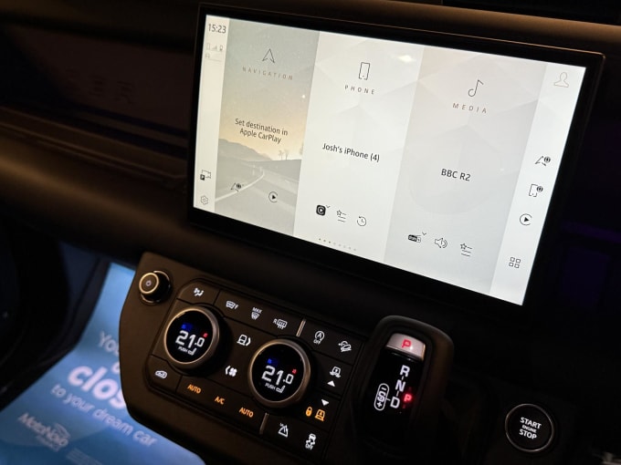 2025 Land Rover Defender 110