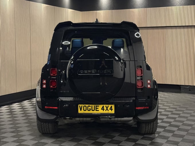 2025 Land Rover Defender 110