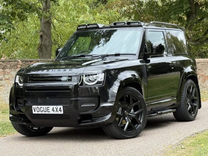 2025 Land Rover Defender 90