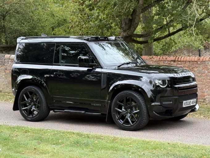 2025 Land Rover Defender 90