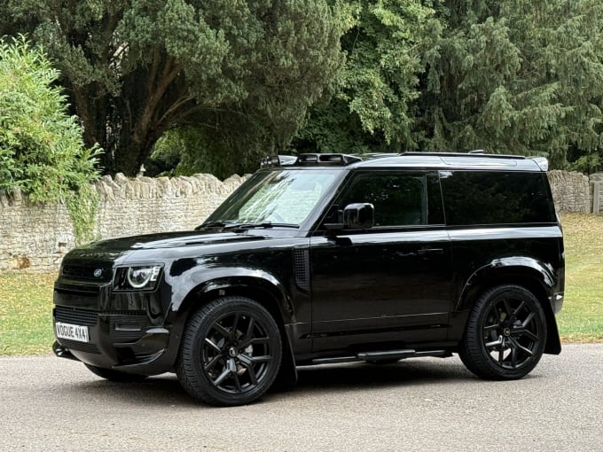 2025 Land Rover Defender 90