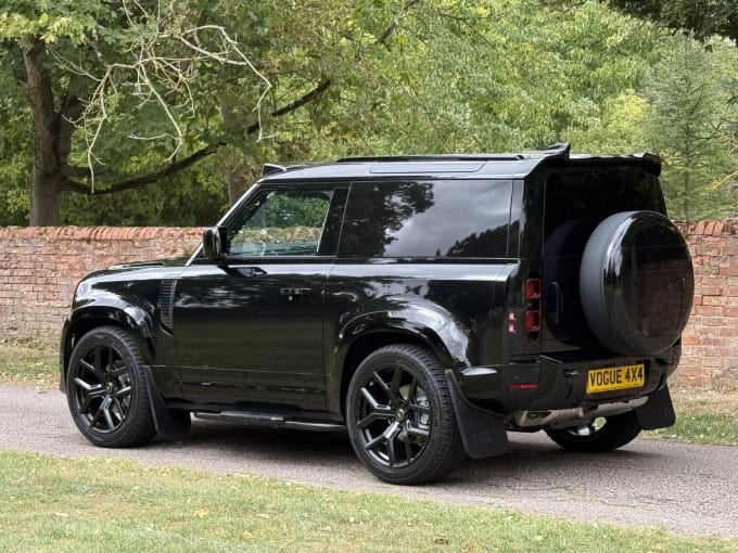 2025 Land Rover Defender 90