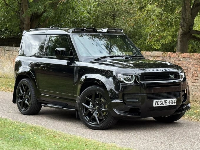 2025 Land Rover Defender 90