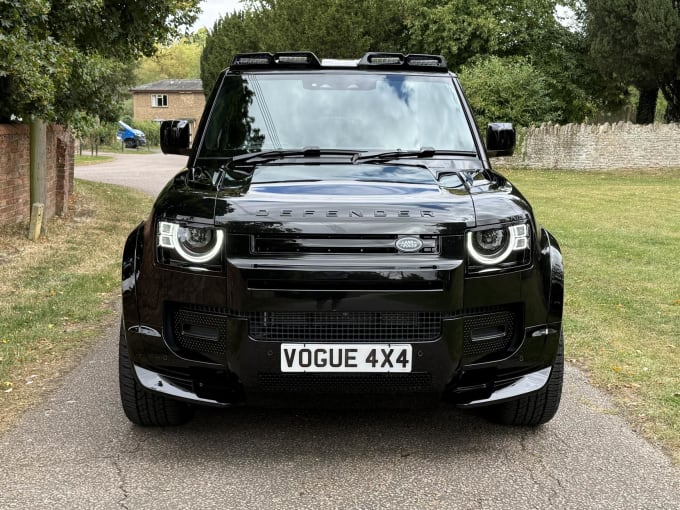 2025 Land Rover Defender 90