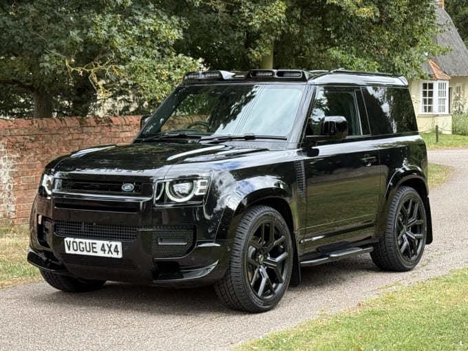 2025 Land Rover Defender 90