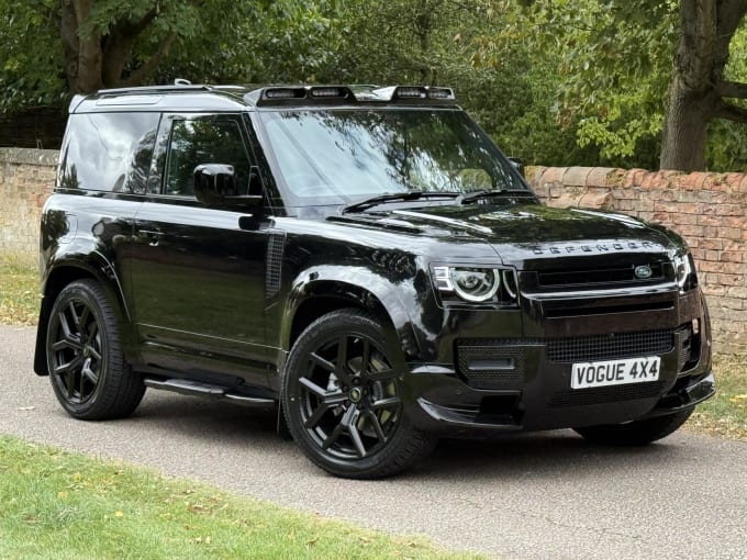 2025 Land Rover Defender 90