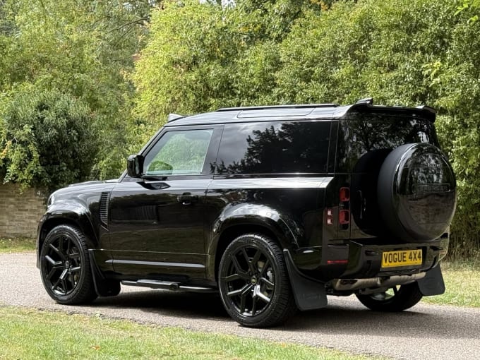 2025 Land Rover Defender 90