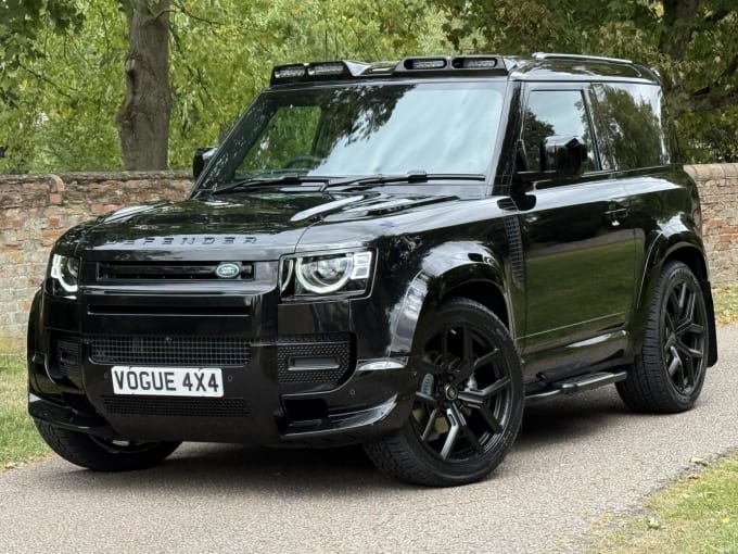 2025 Land Rover Defender 90