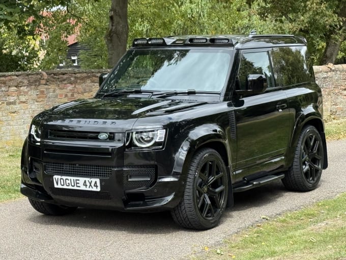 2025 Land Rover Defender 90