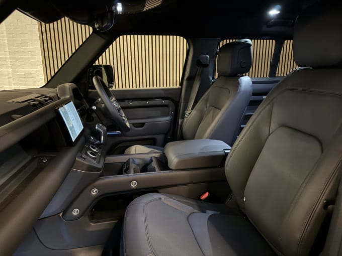 2025 Land Rover Defender 110