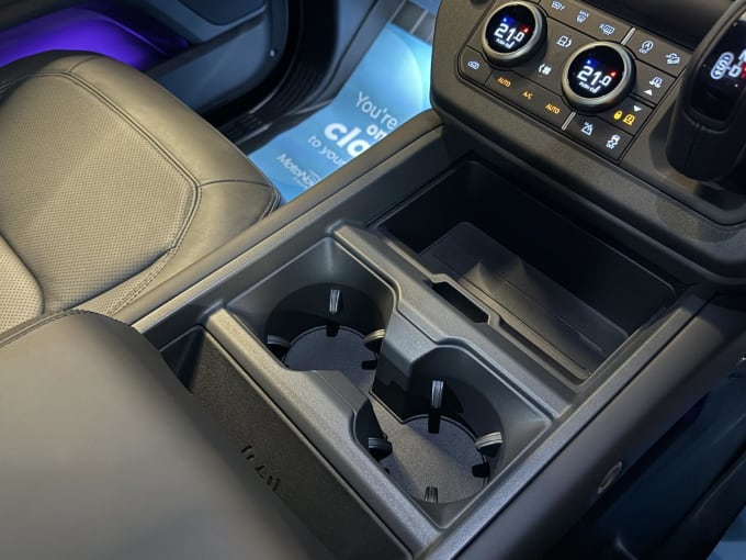 2025 Land Rover Defender 110