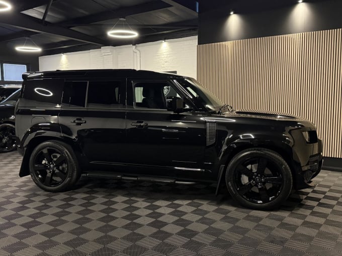 2025 Land Rover Defender 110