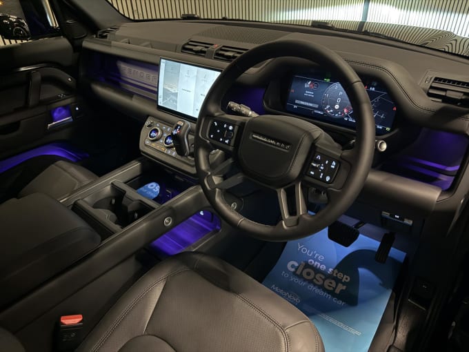 2025 Land Rover Defender 110
