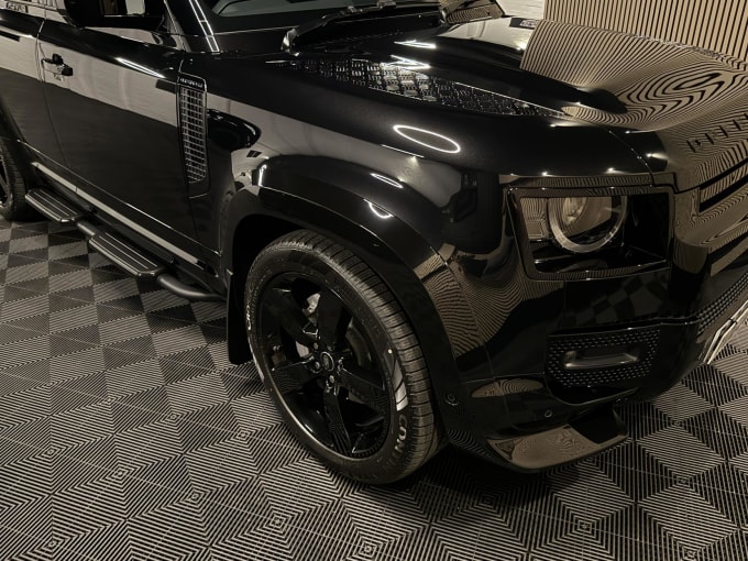 2025 Land Rover Defender 110