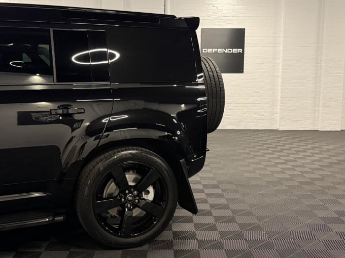2025 Land Rover Defender 110