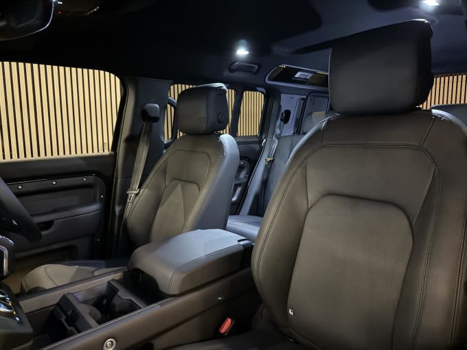 2025 Land Rover Defender 110