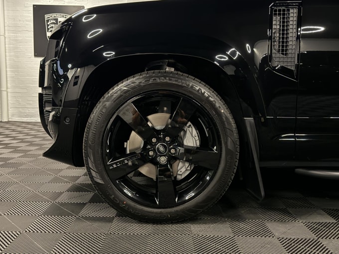 2025 Land Rover Defender 110