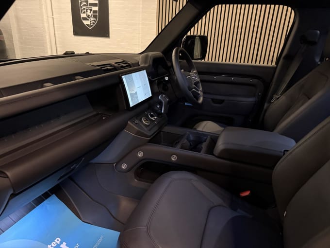 2025 Land Rover Defender 110