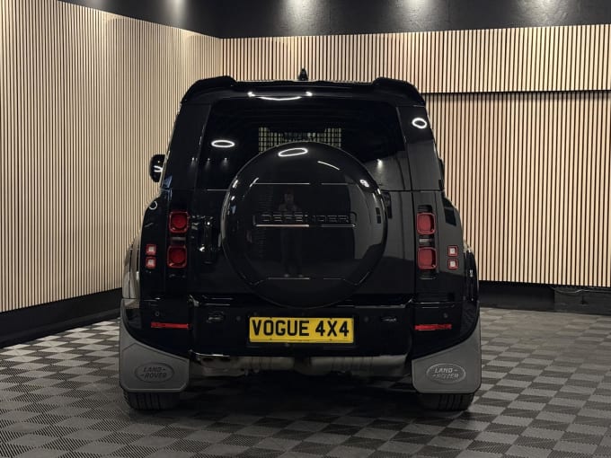2025 Land Rover Defender 90