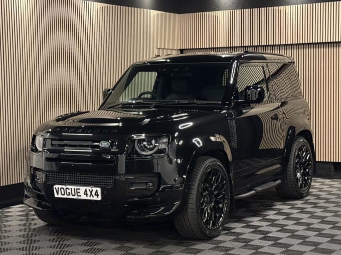 2025 Land Rover Defender 90