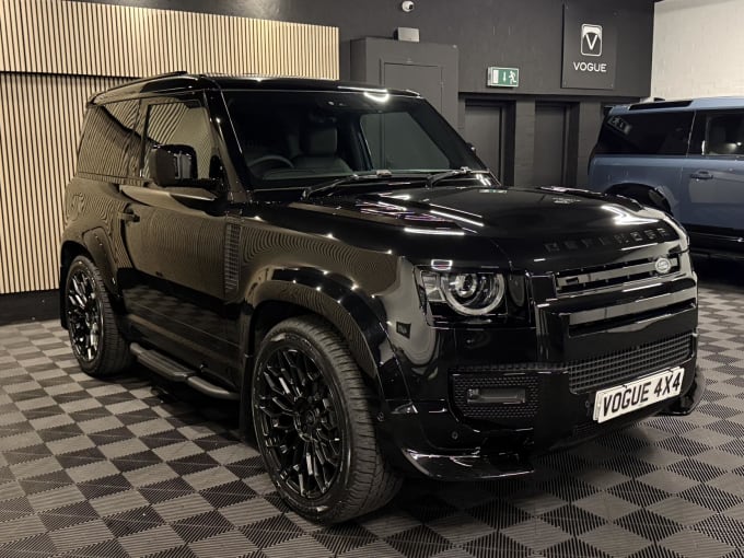 2025 Land Rover Defender 90