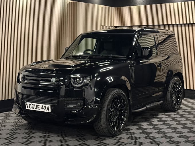 2025 Land Rover Defender 90