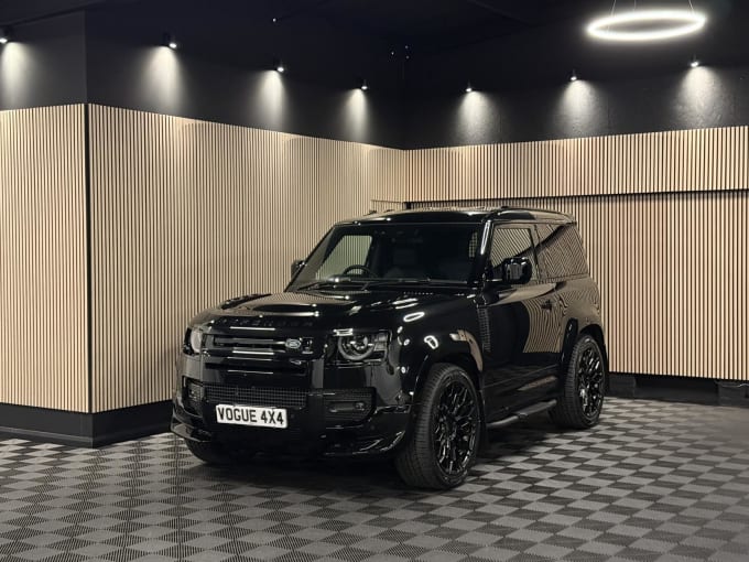 2025 Land Rover Defender 90