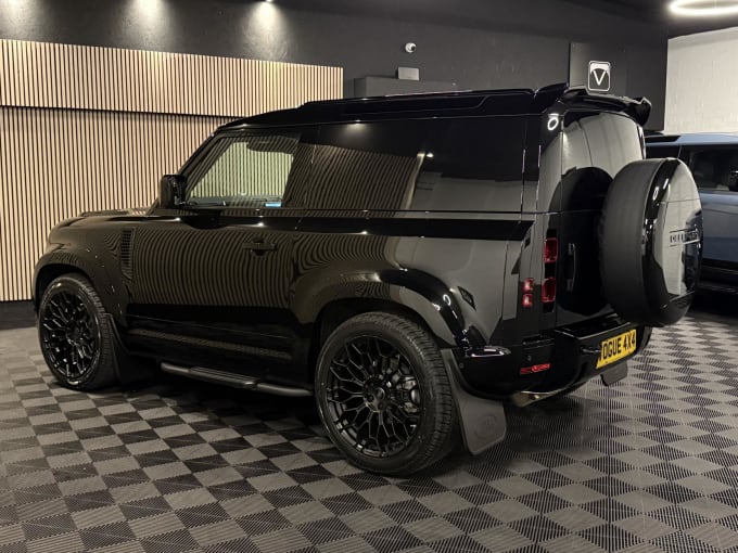 2025 Land Rover Defender 90
