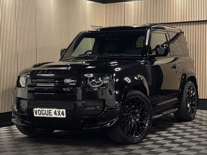 2025 Land Rover Defender 90
