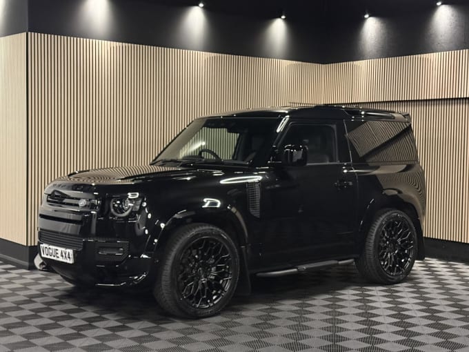 2025 Land Rover Defender 90
