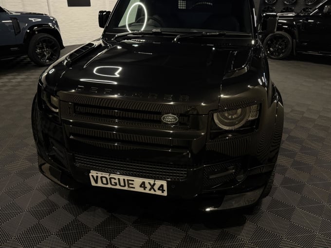 2025 Land Rover Defender 90