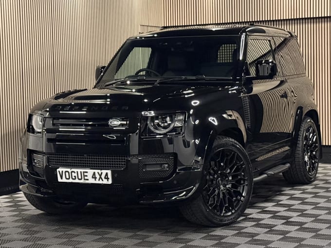 2025 Land Rover Defender 90