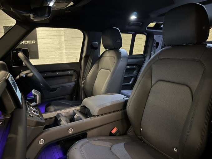 2025 Land Rover Defender 110