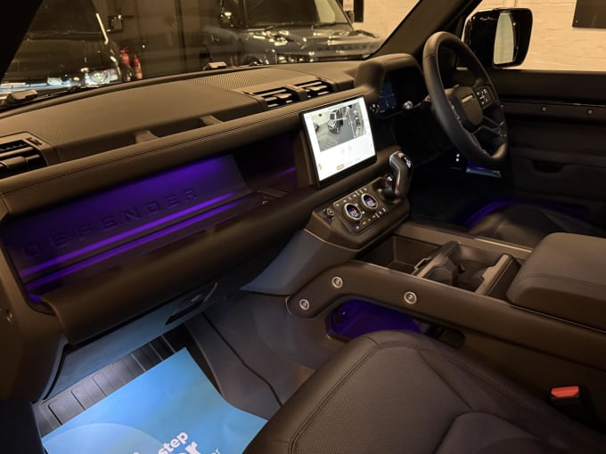 2025 Land Rover Defender 110