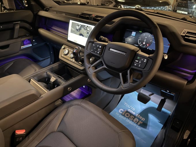 2025 Land Rover Defender 110