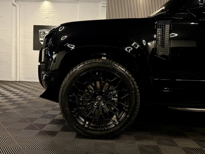 2025 Land Rover Defender 110