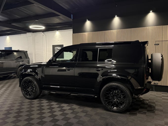 2025 Land Rover Defender 110