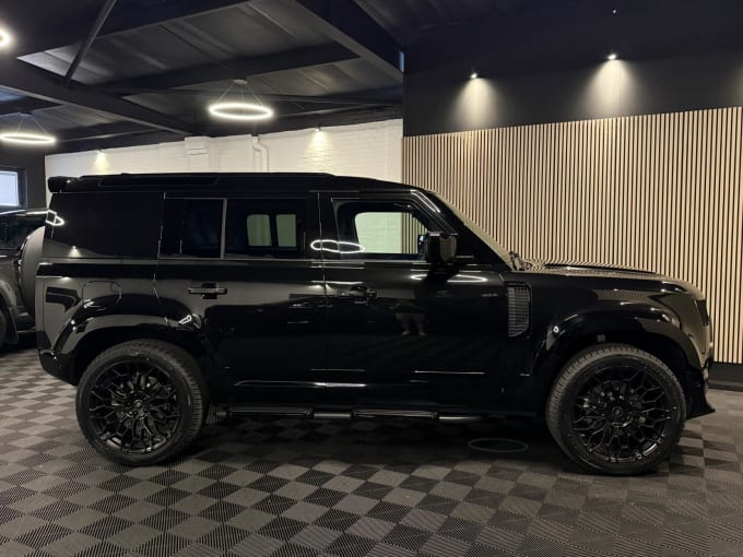2025 Land Rover Defender 110