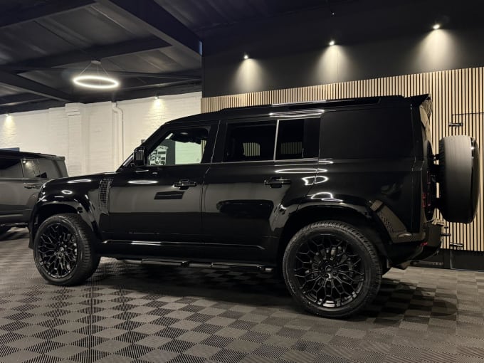 2025 Land Rover Defender 110