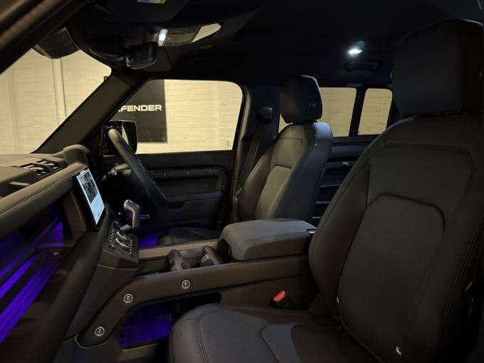 2025 Land Rover Defender 110