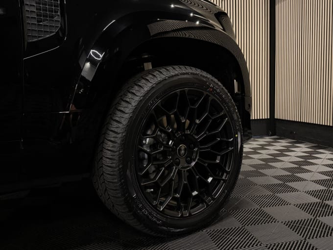 2025 Land Rover Defender 110